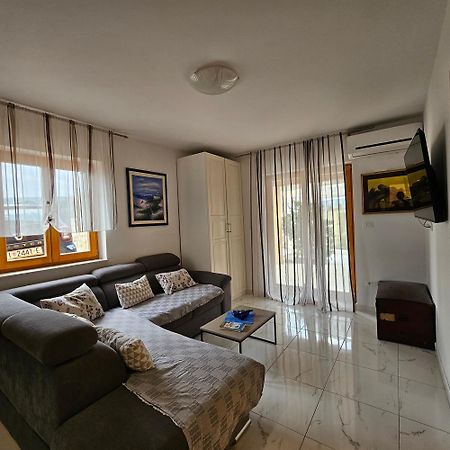Lovro #1&#2 Apartments Cres Exteriér fotografie